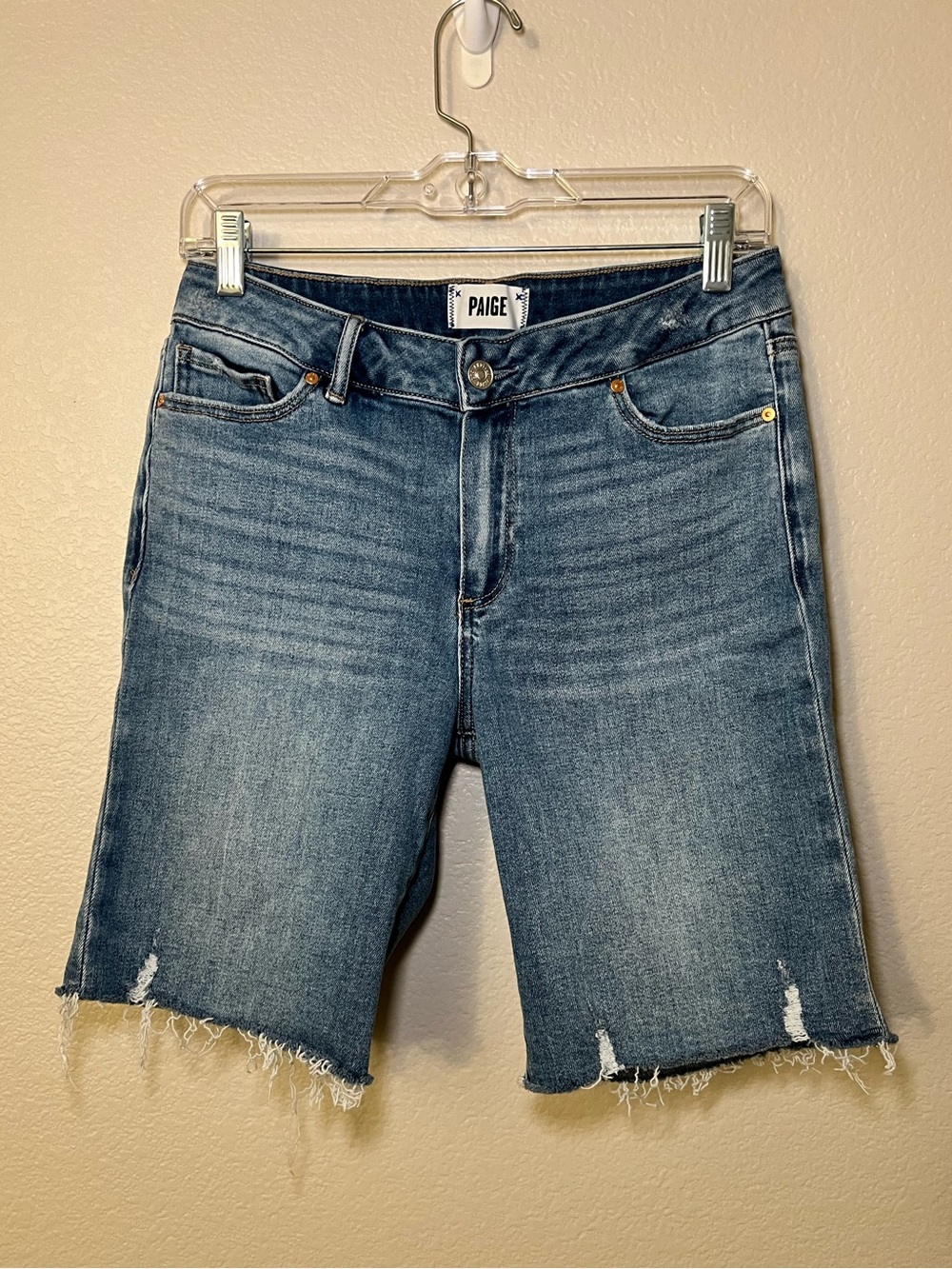 PAIGE Jax Knee Shorts Medium Wash Raw Hem Mid Rise Denim NWOT | Size 28